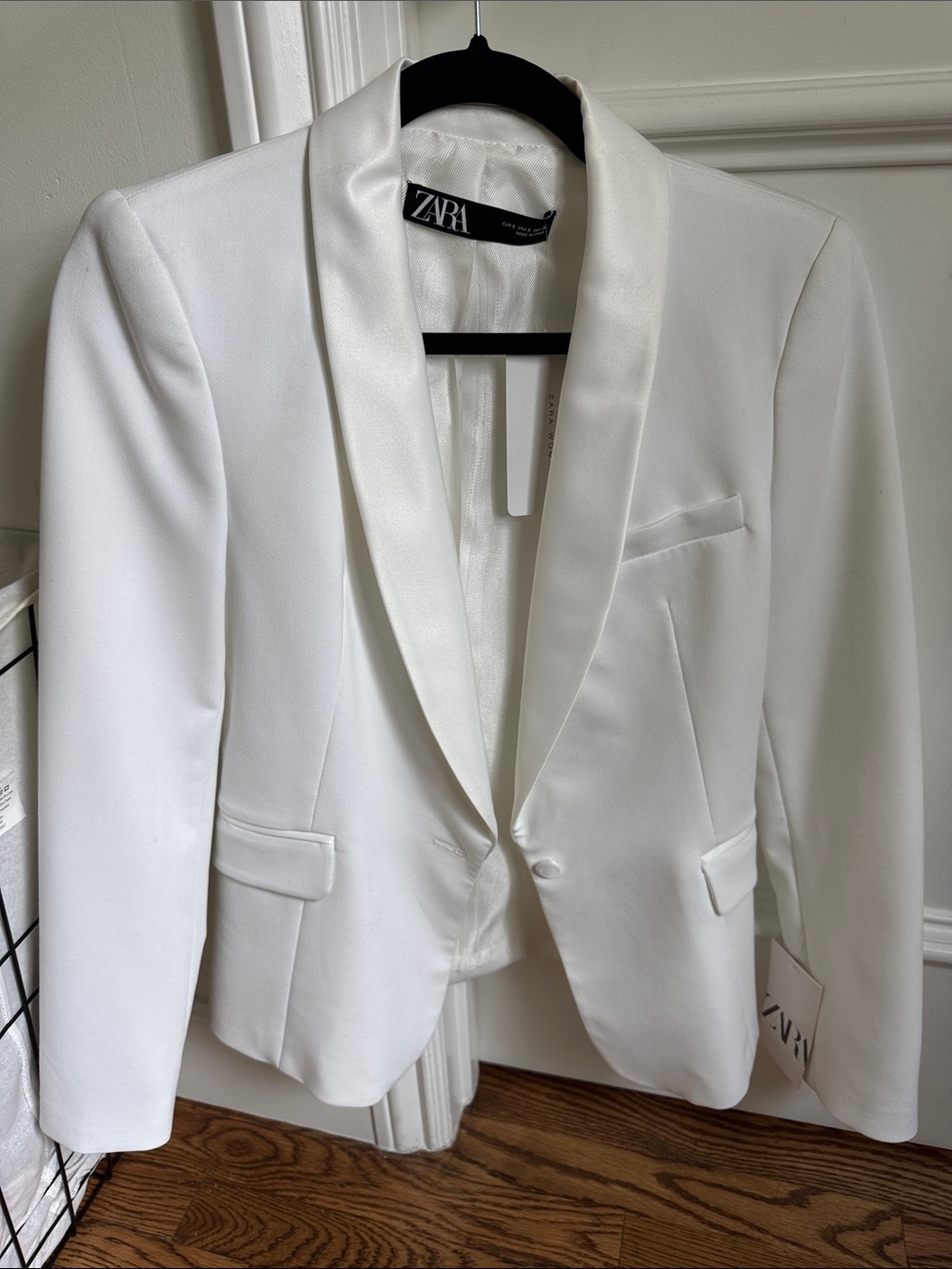 Zara White Satin Lapel Tailored Blazer